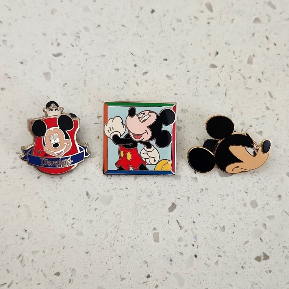 Disney mickey mouse trading pins